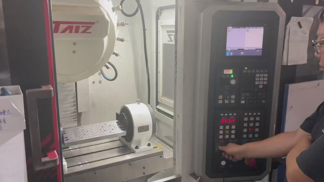CSD700 rotary table retrofit operated with the CNC machine handwheel